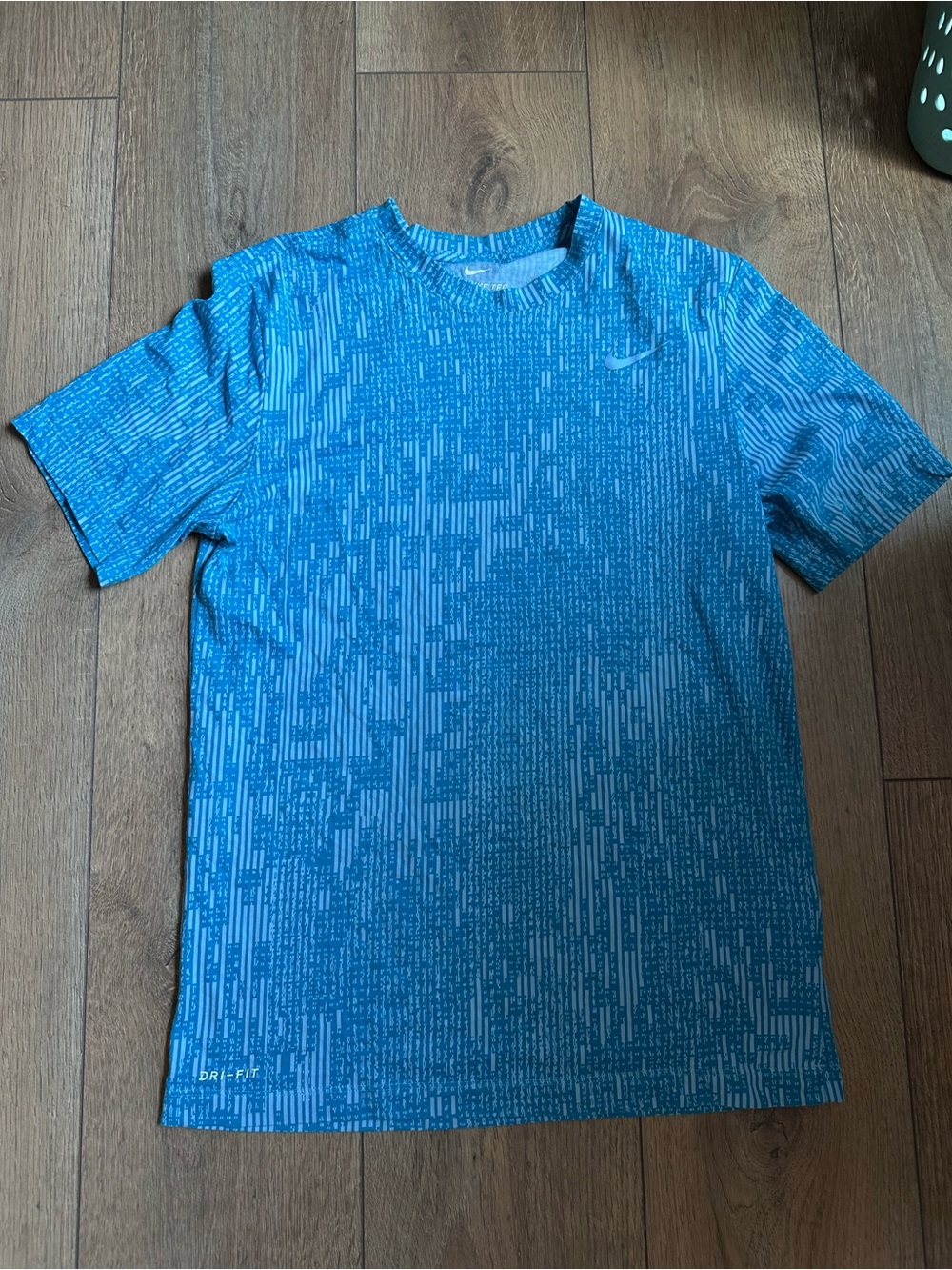 Nike Men’s Teal Blue Patterned Dri-FIT Short Sleeve Tee